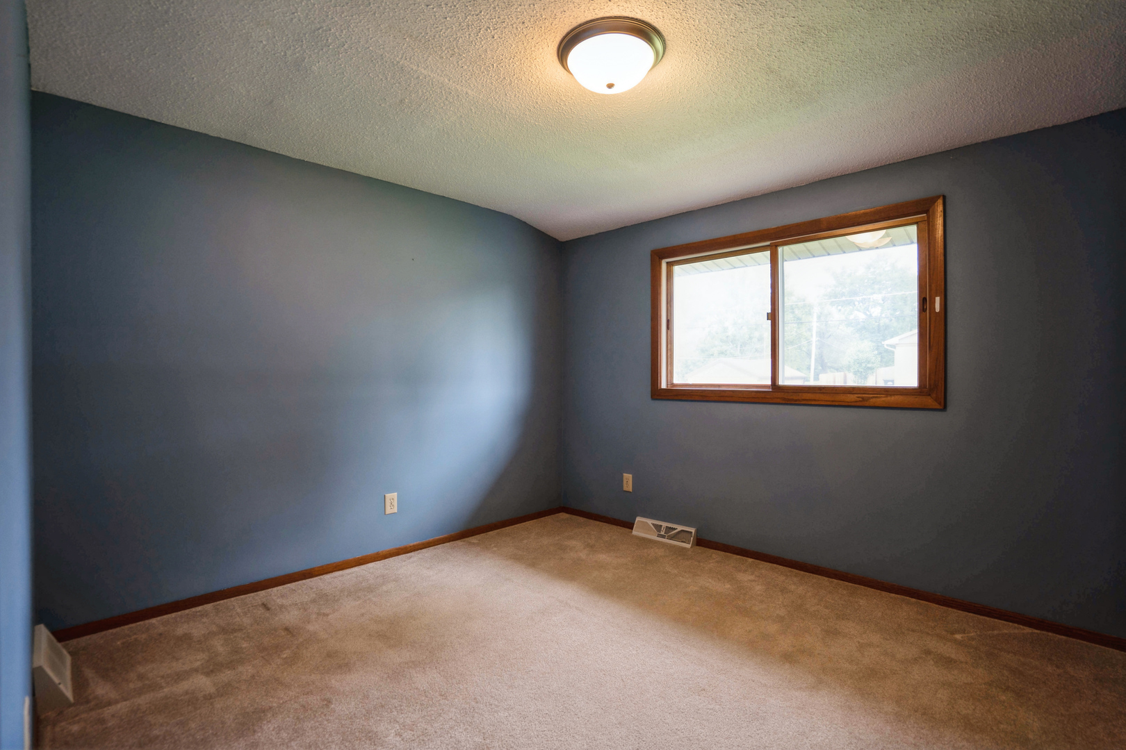 327 38th Avenue Property Photo 16