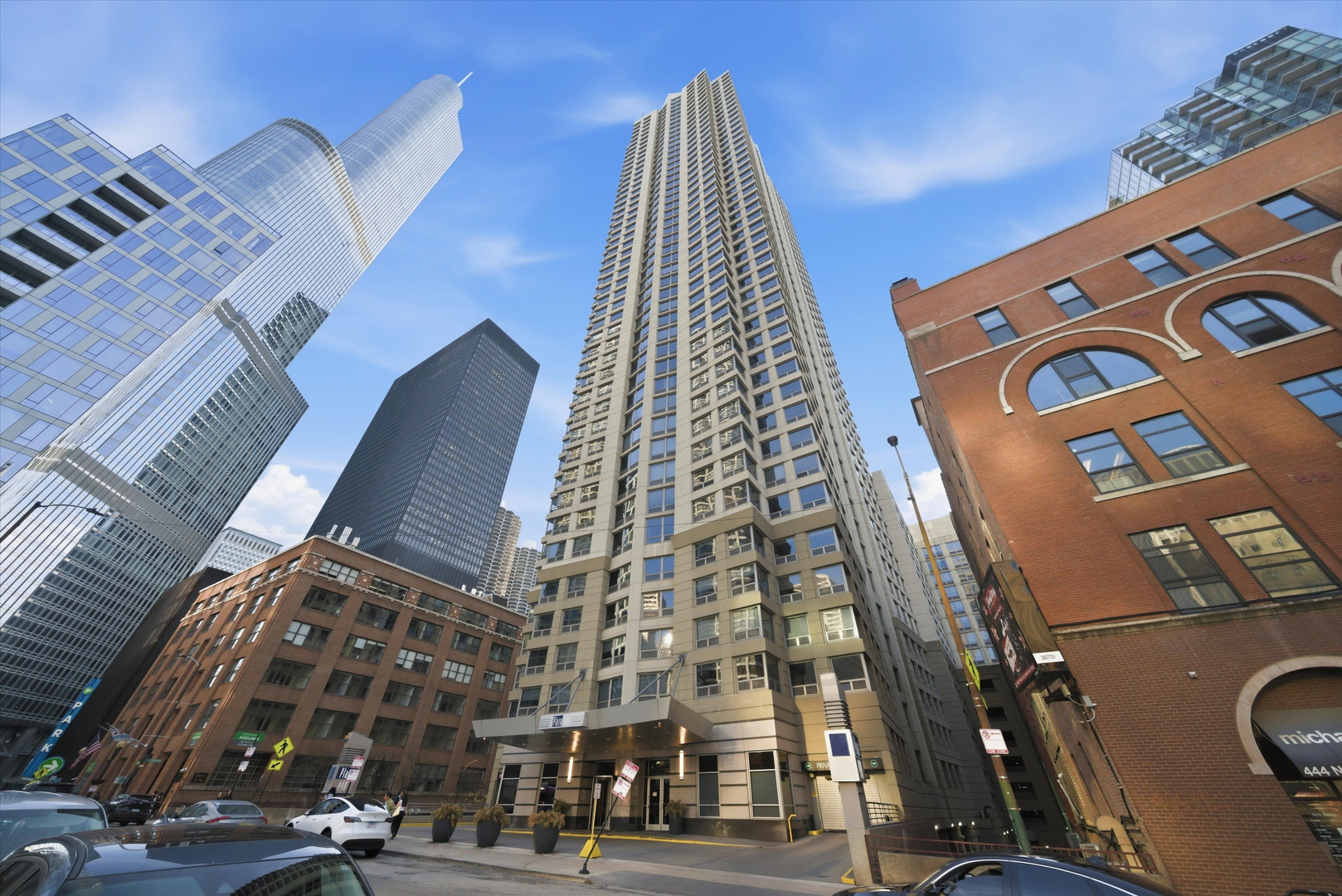 440 N Wabash Avenue 2907 Property Photo 1