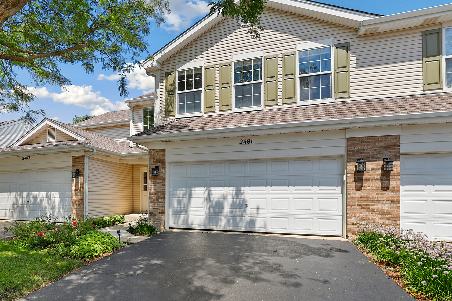 2481 Stoughton Circle Property Photo 1