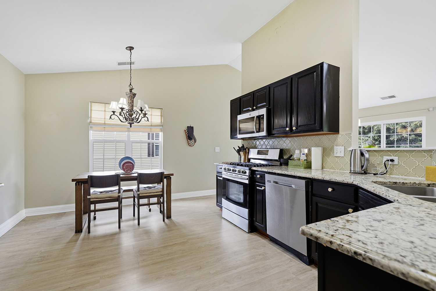 2481 Stoughton Circle Property Photo 6