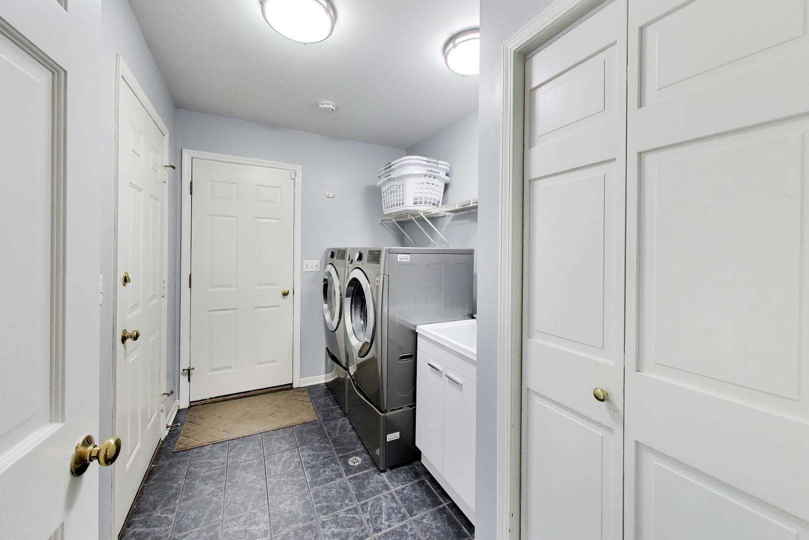 1309 S Pine Avenue Property Photo 20