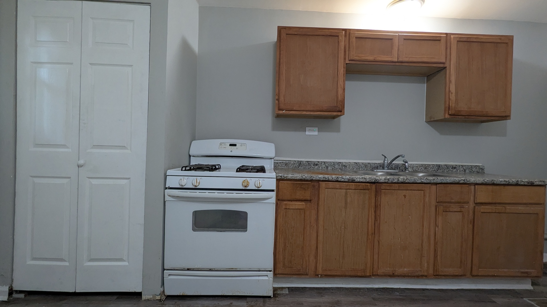 7122 S Parnell Avenue B Property Photo 13