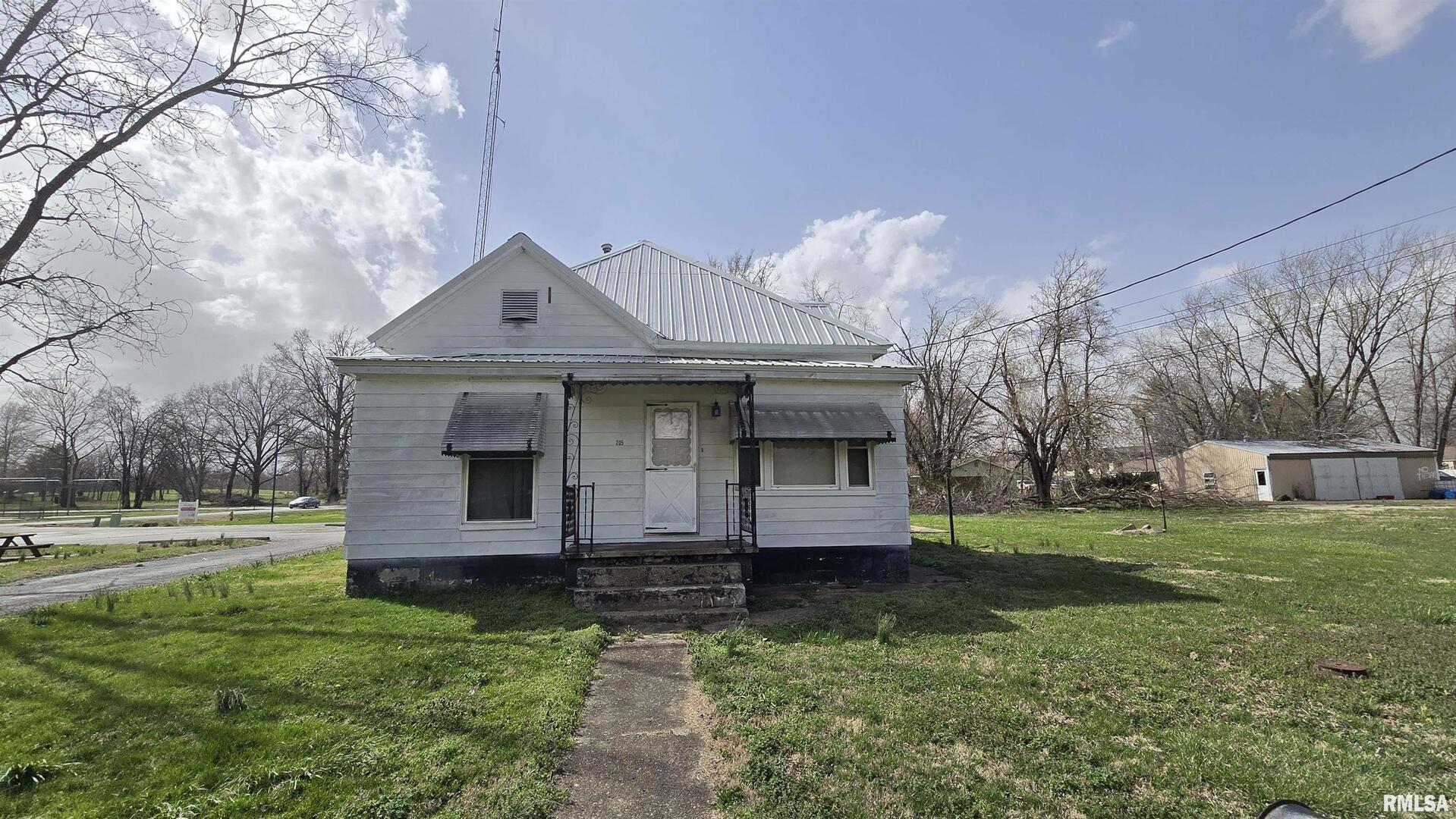 205 Shaw Street Property Photo 4