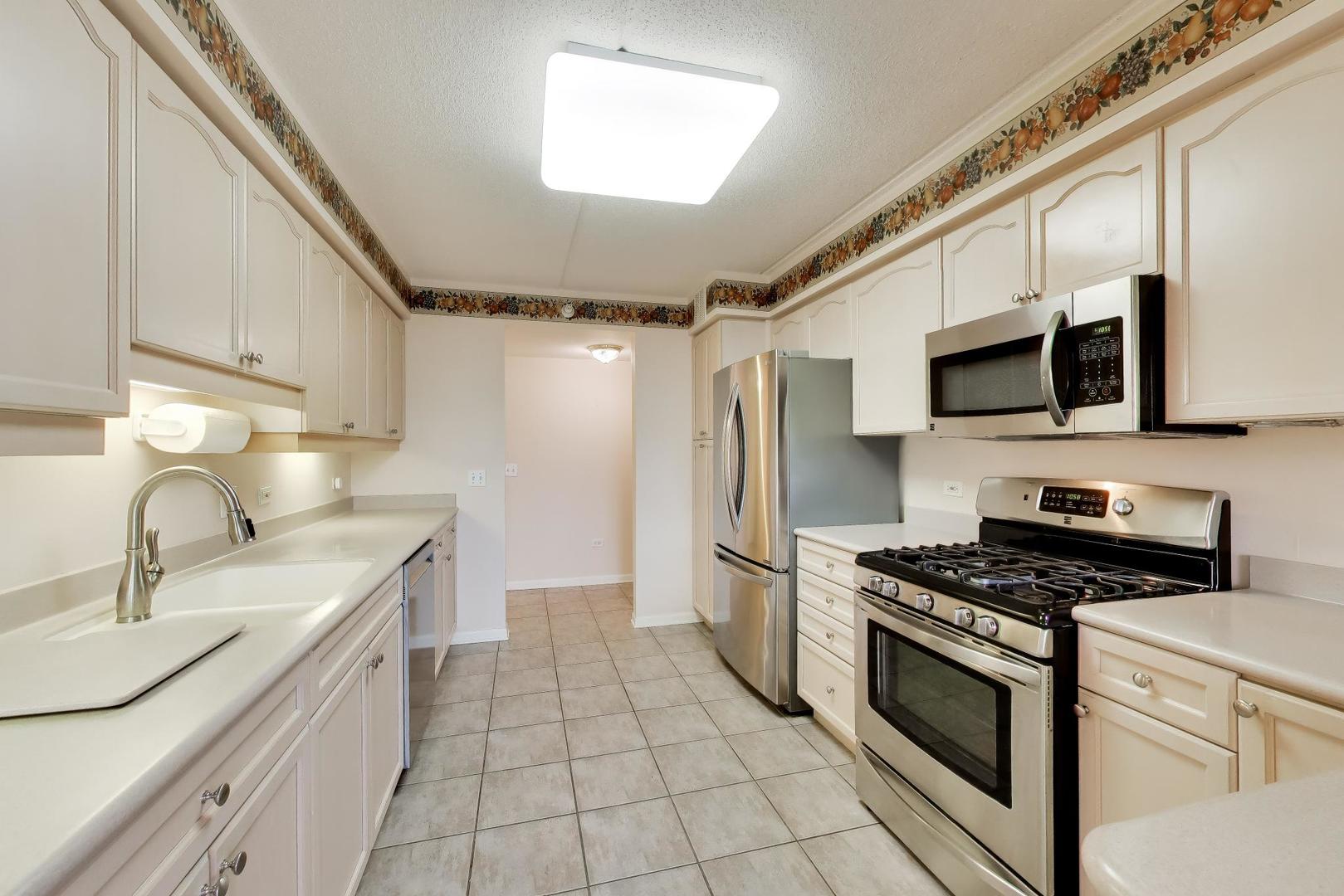 6801 N Milwaukee Avenue 410 Property Photo 13