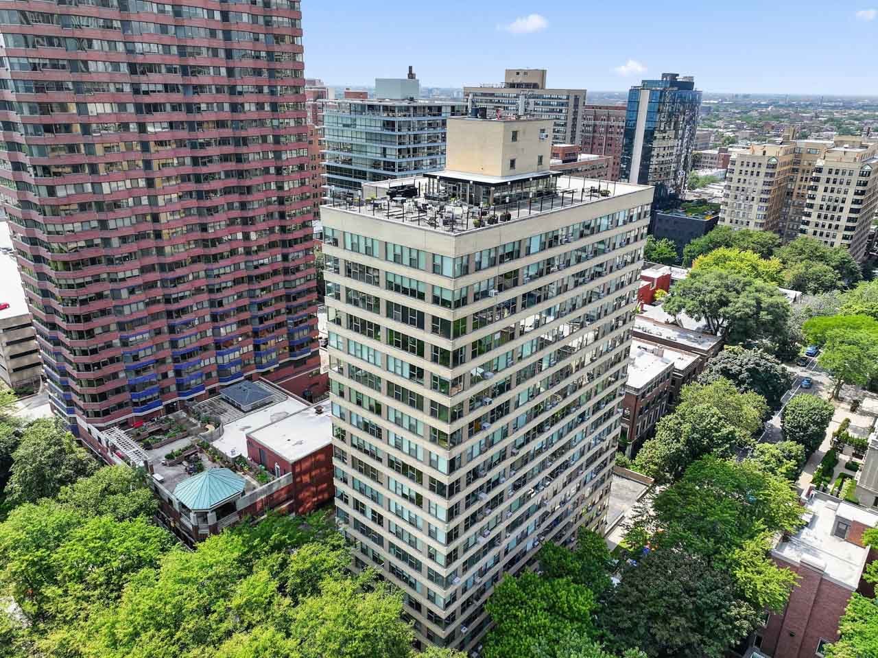 2970 N Lake Shore Drive 17a Property Photo 1