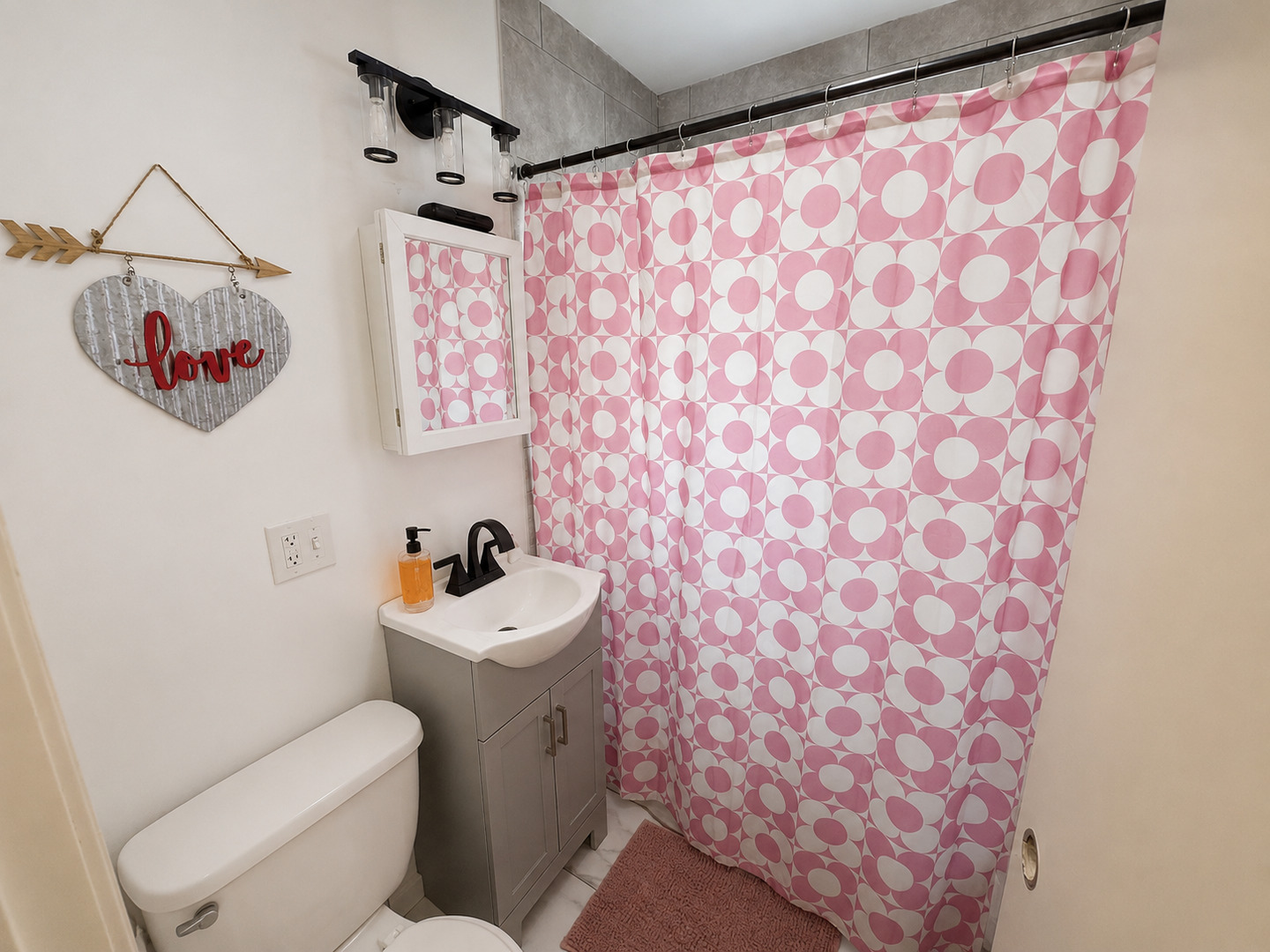 2836 Lombard Avenue Property Photo 4
