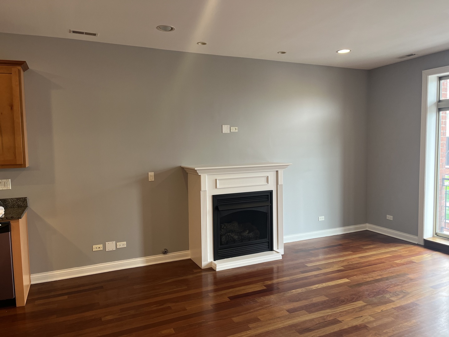 2853 N Pulaski Road 2s Property Photo 4