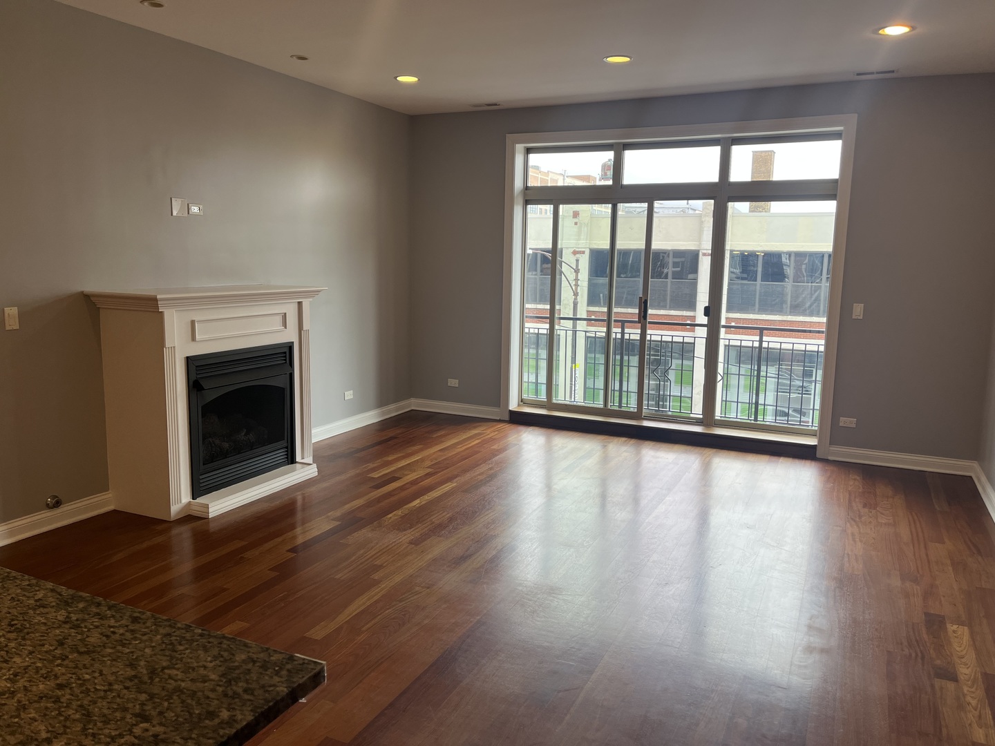 2853 N Pulaski Road 2s Property Photo 5
