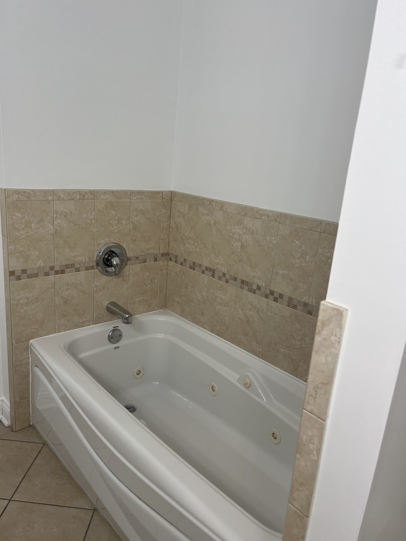 2853 N Pulaski Road 2s Property Photo 14