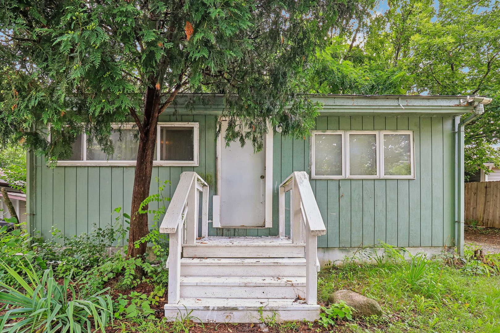 35573 N Poplar Avenue Property Photo 1