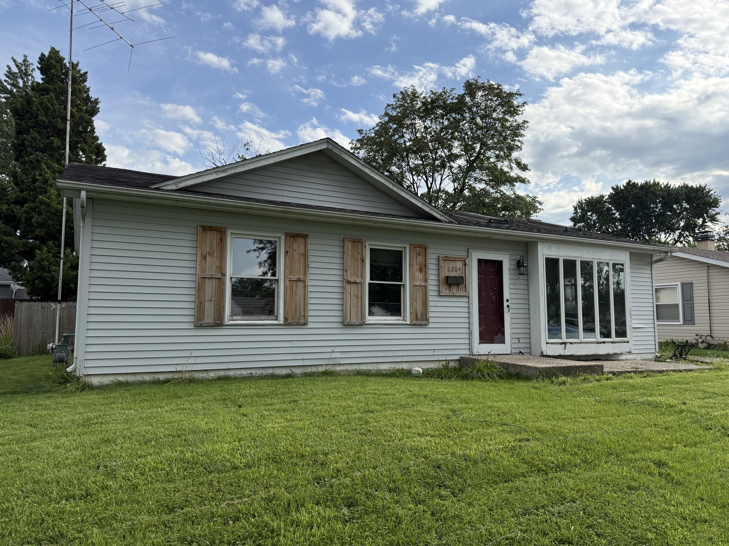 2204 Orchard Lane Property Photo 1
