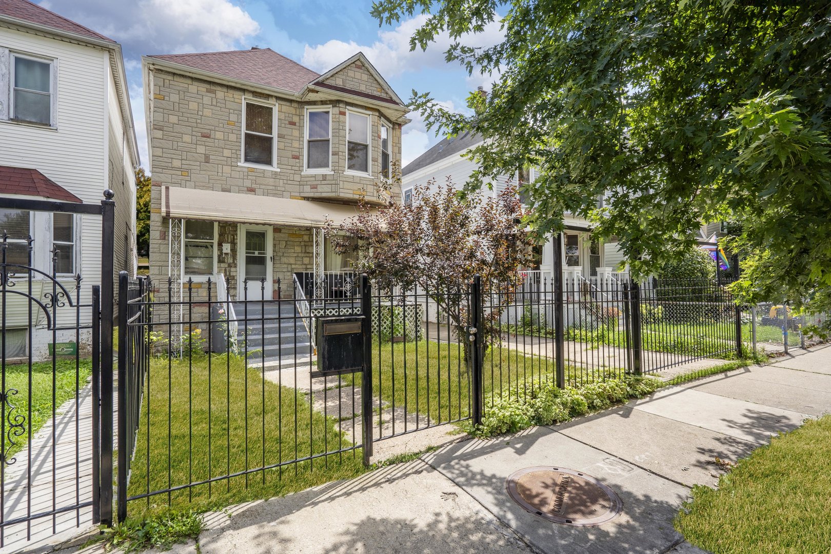 2747 N Saint Louis Avenue Property Photo 1