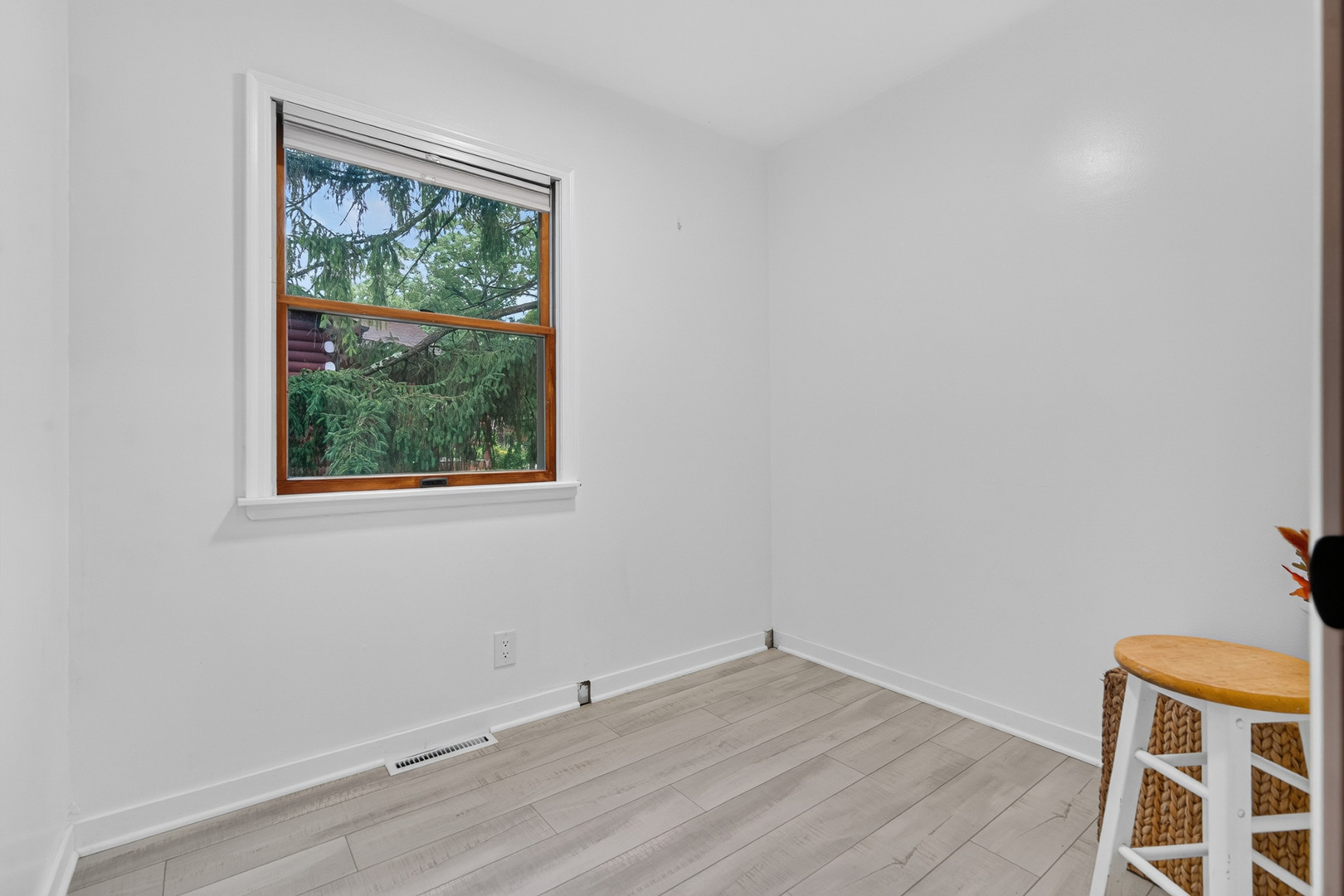 27686 W Rowe Avenue Property Photo 23
