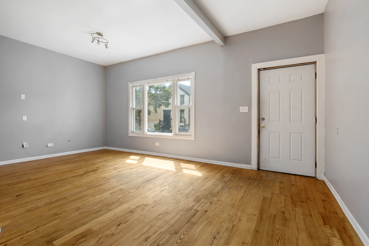 3450 W Walnut Street Property Photo 3