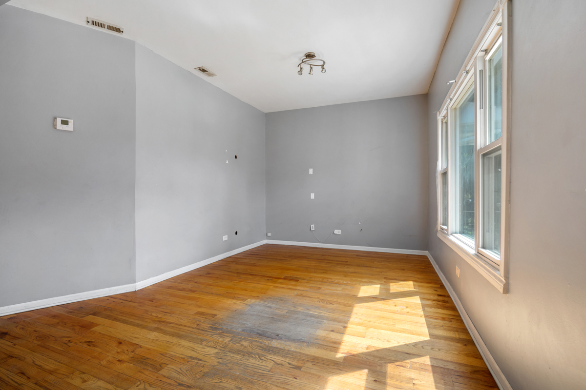 3450 W Walnut Street Property Photo 5