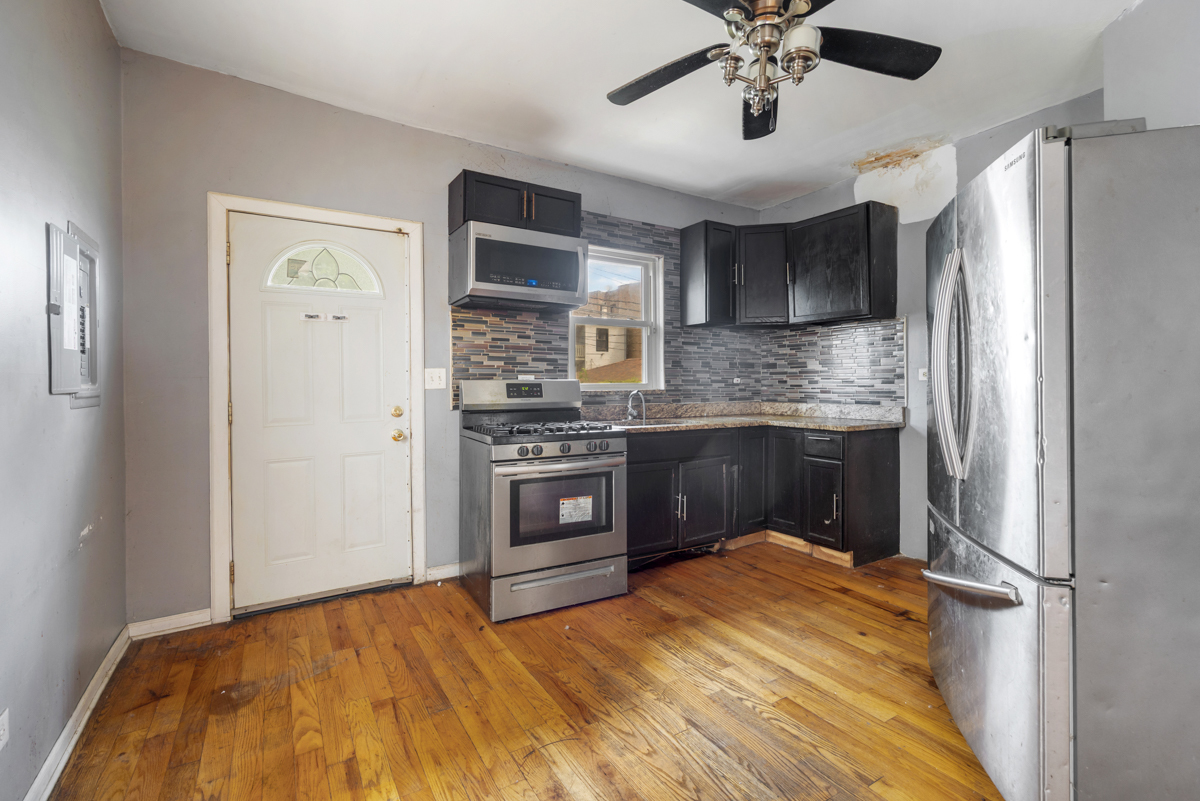 3450 W Walnut Street Property Photo 7
