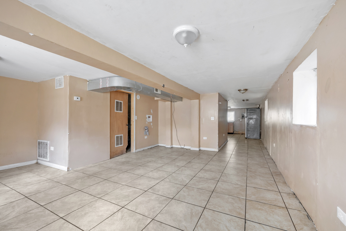 3450 W Walnut Street Property Photo 13