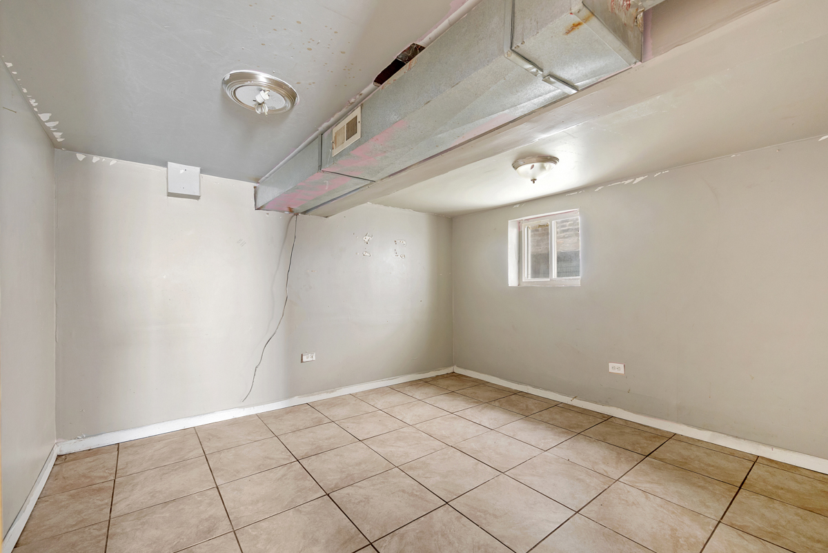 3450 W Walnut Street Property Photo 16