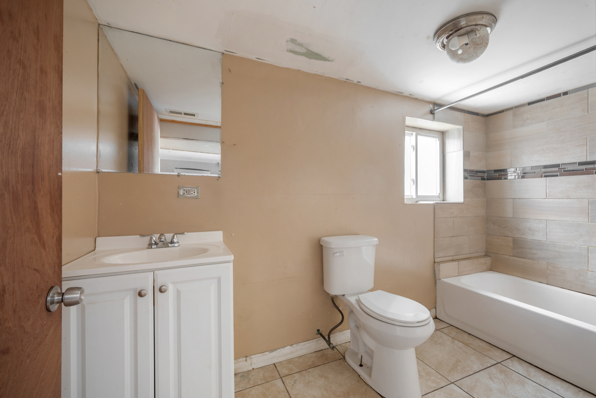 3450 W Walnut Street Property Photo 17