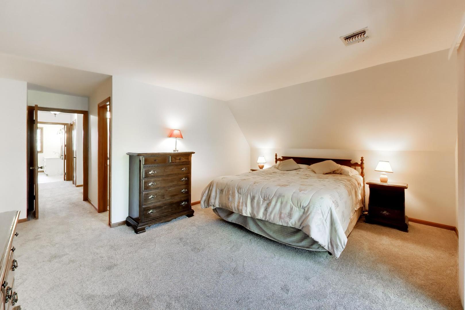 12737490 Property Photo 23