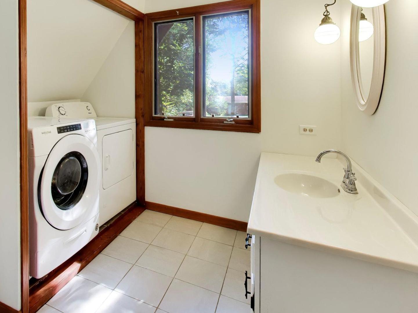12737490 Property Photo 31