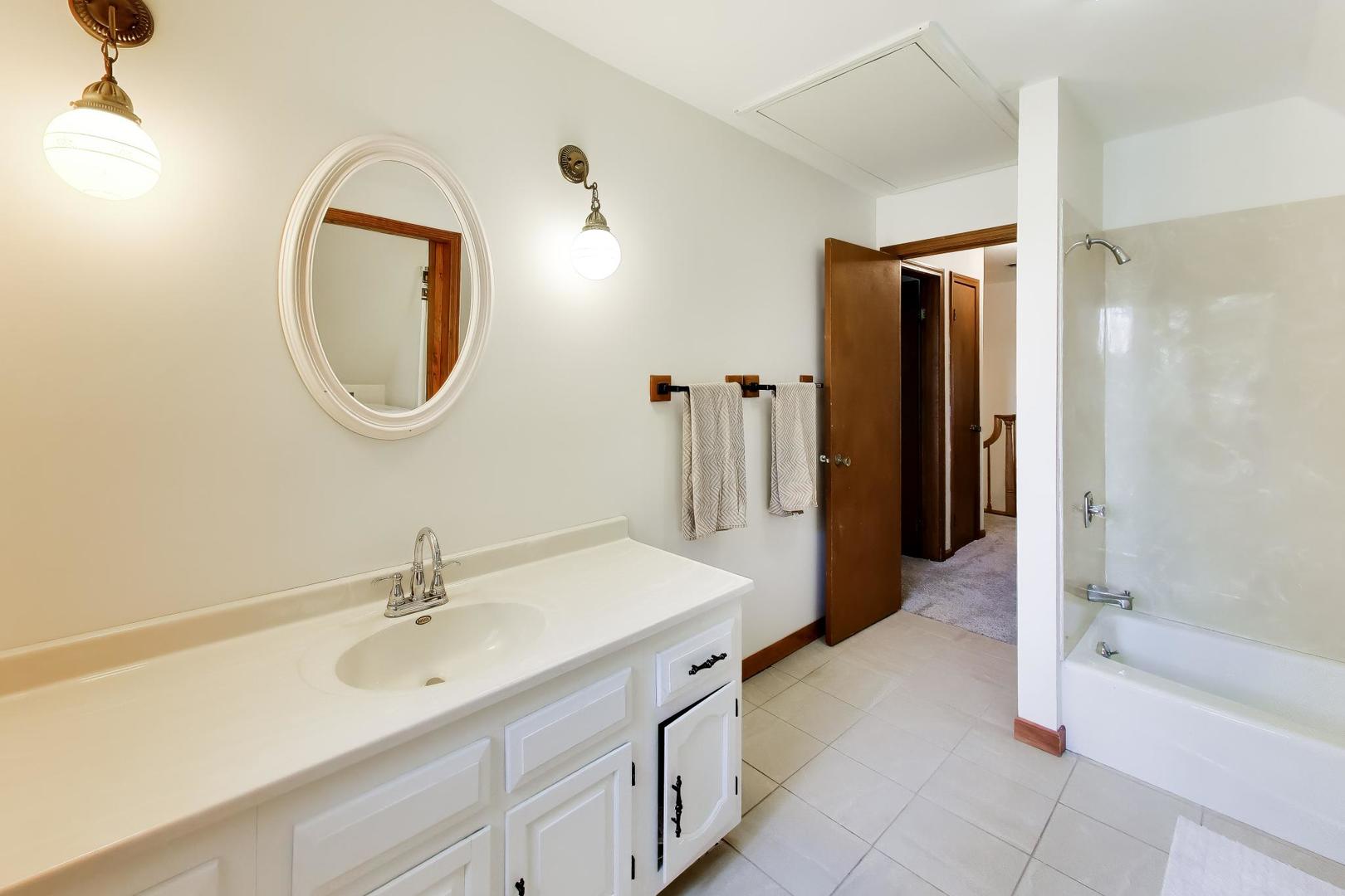 12737490 Property Photo 32