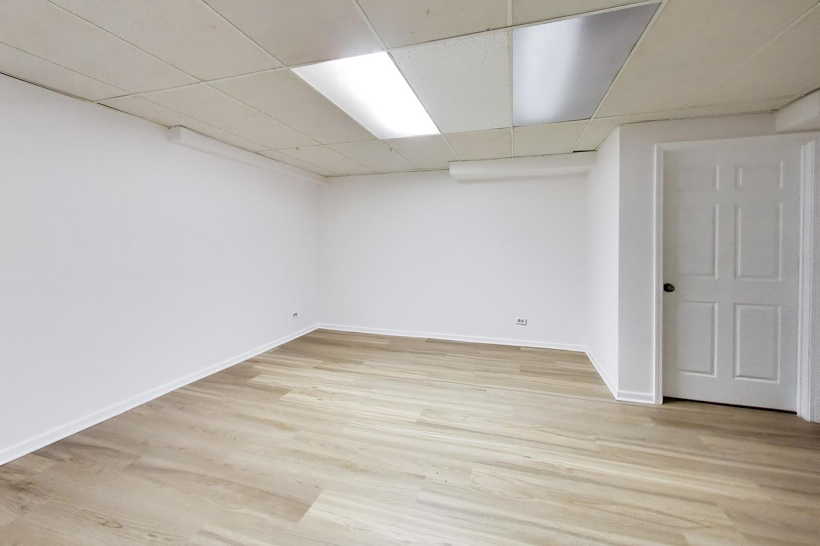 12737490 Property Photo 39