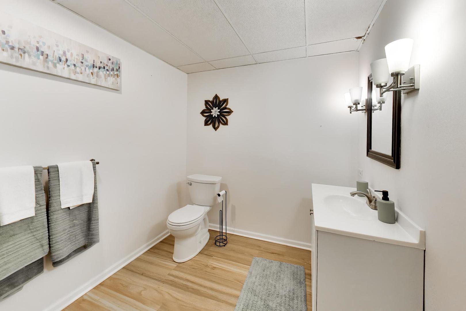 12737490 Property Photo 42