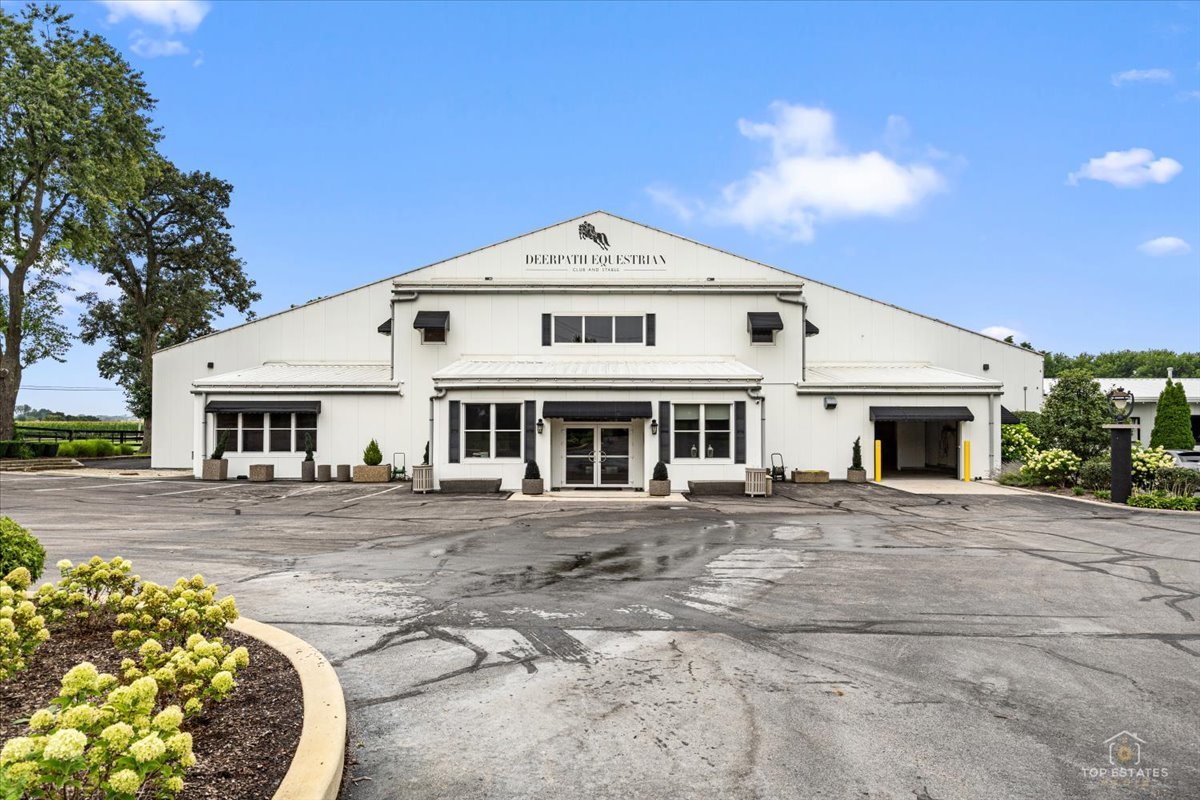 2s976 Deerpath Road Property Photo 6