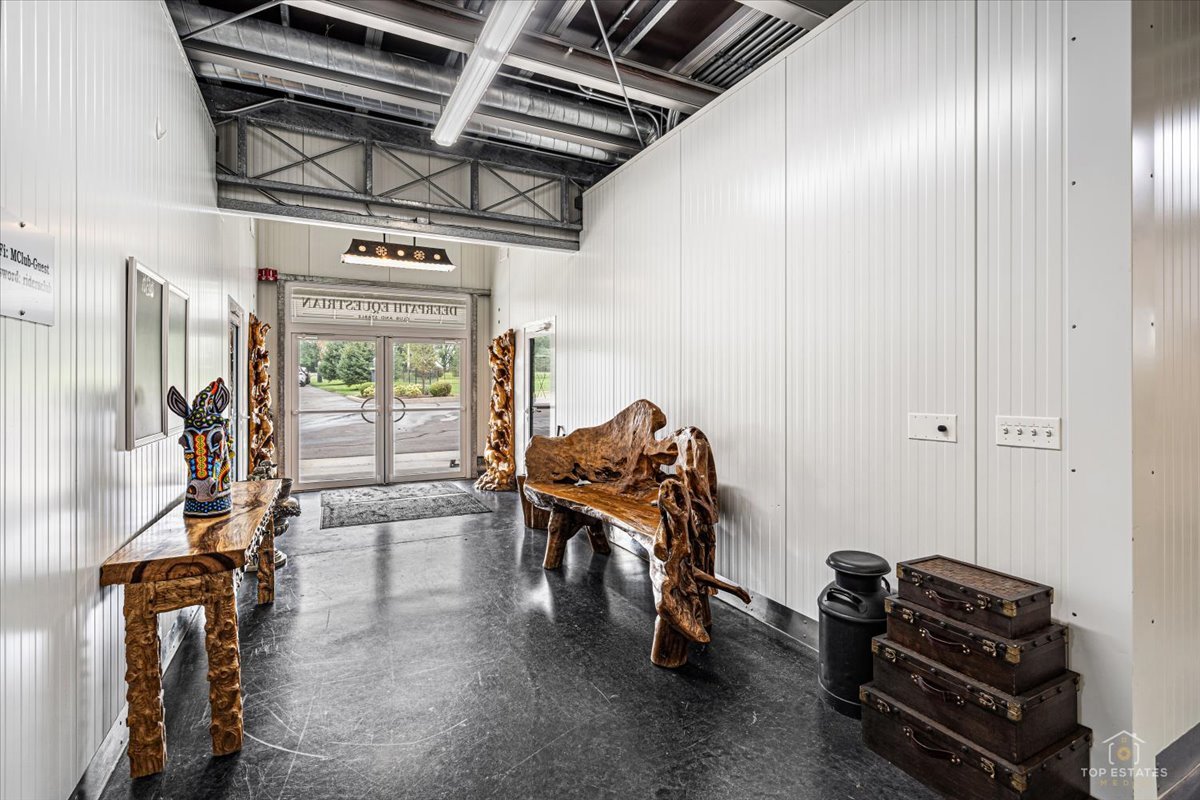 2s976 Deerpath Road Property Photo 10