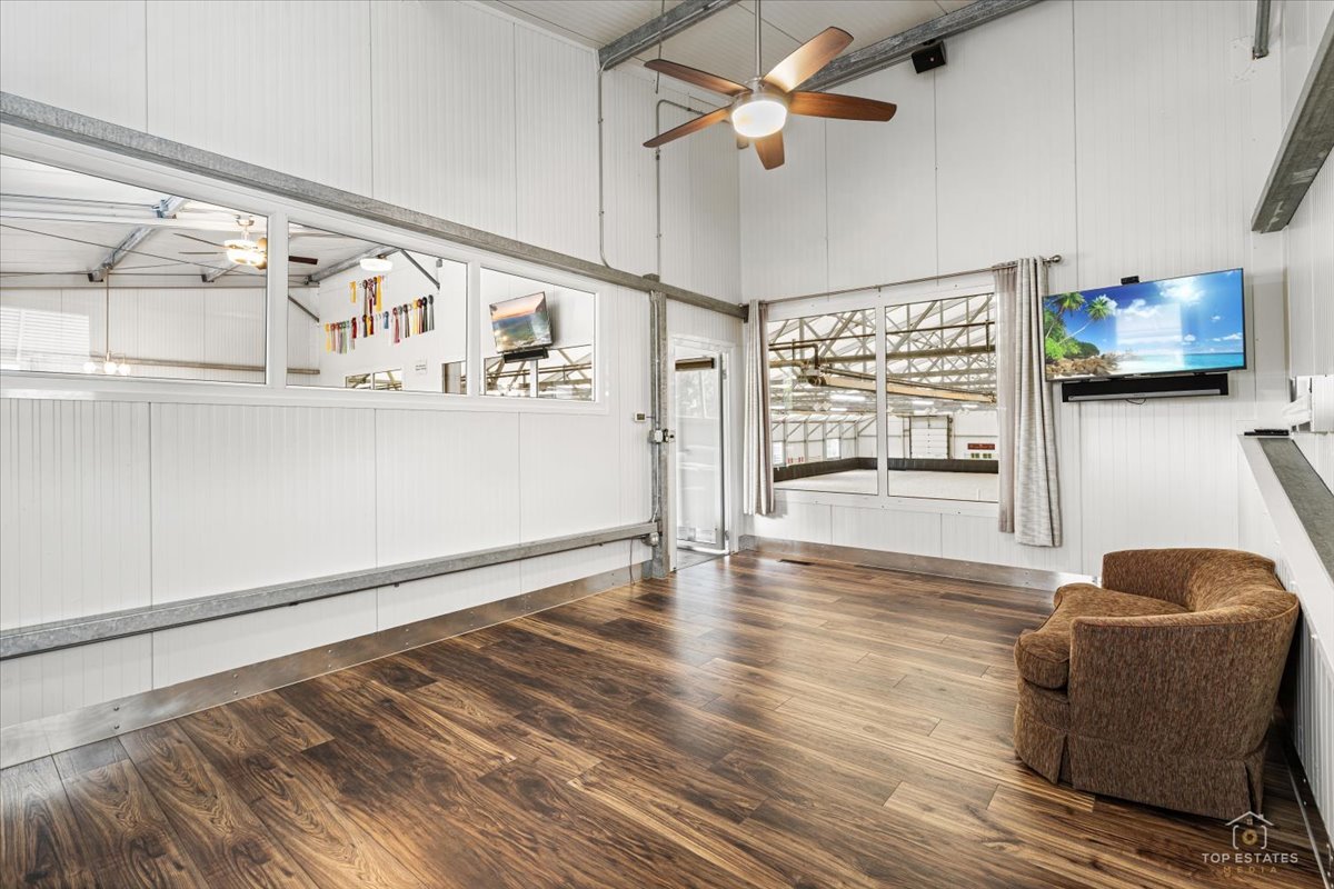 2s976 Deerpath Road Property Photo 17