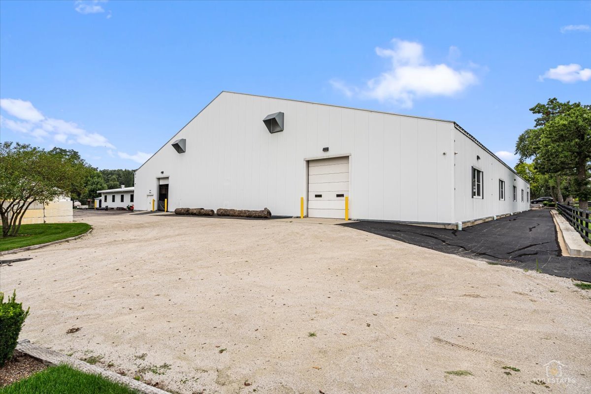 2s976 Deerpath Road Property Photo 37