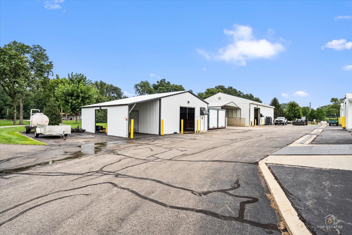 2s976 Deerpath Road Property Photo 39