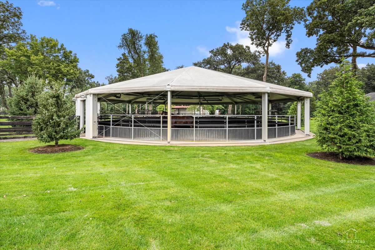 2s976 Deerpath Road Property Photo 42