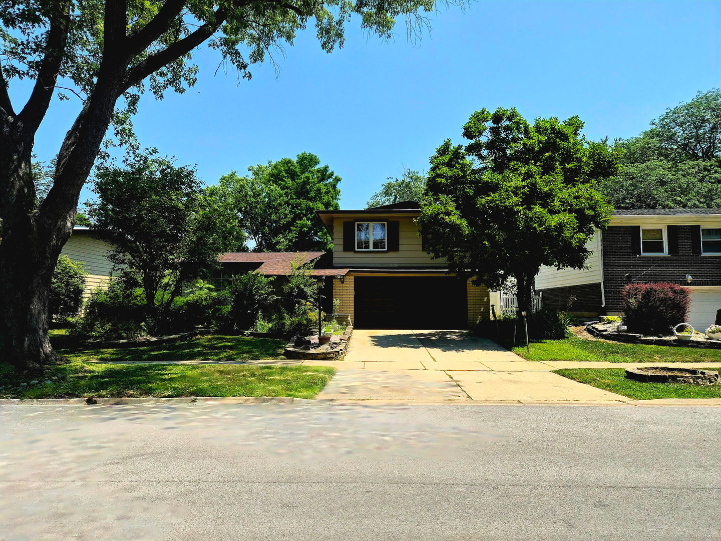 411 N Illinois Avenue Property Photo 1