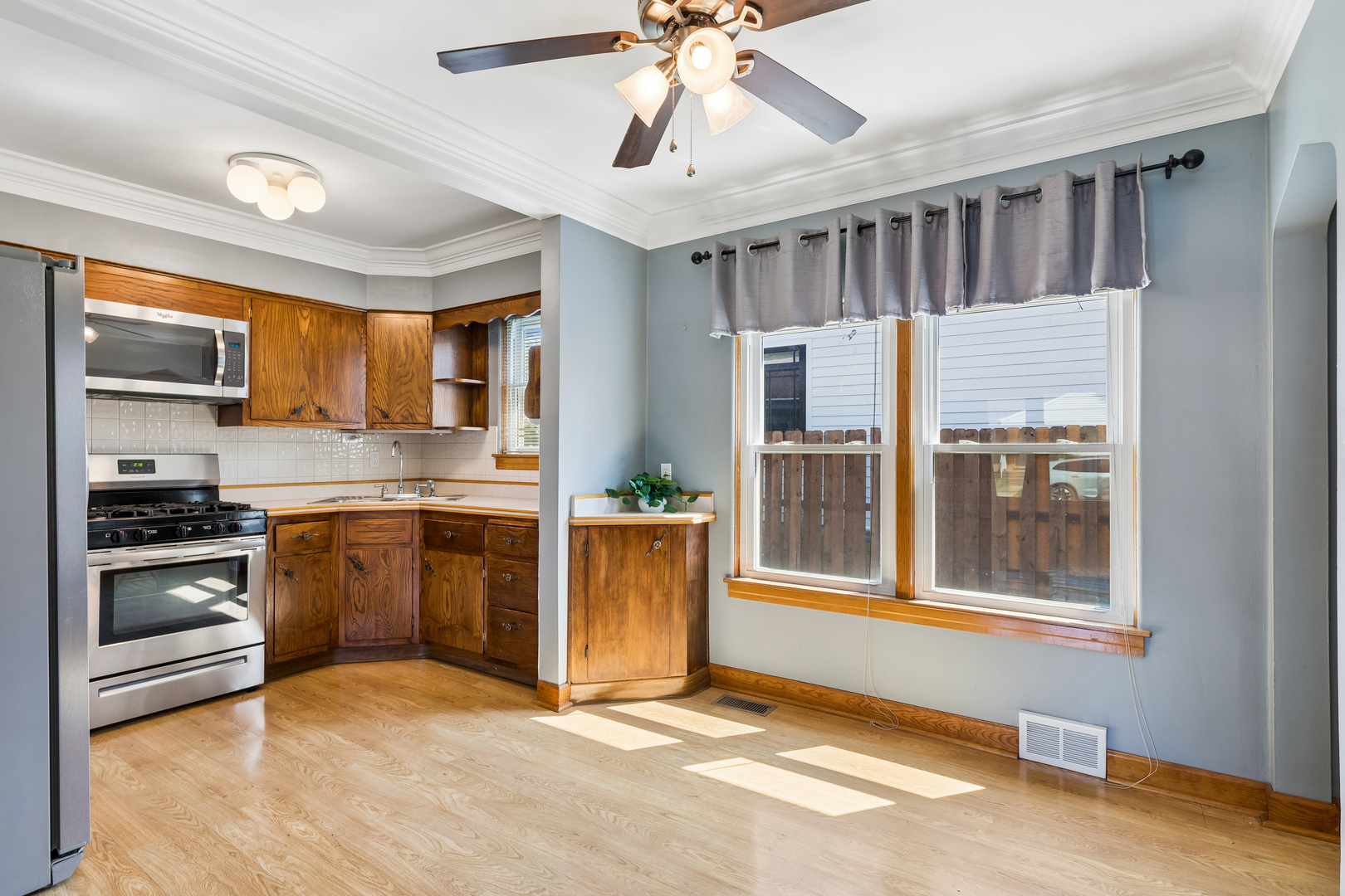 42 Washington Street Property Photo 6