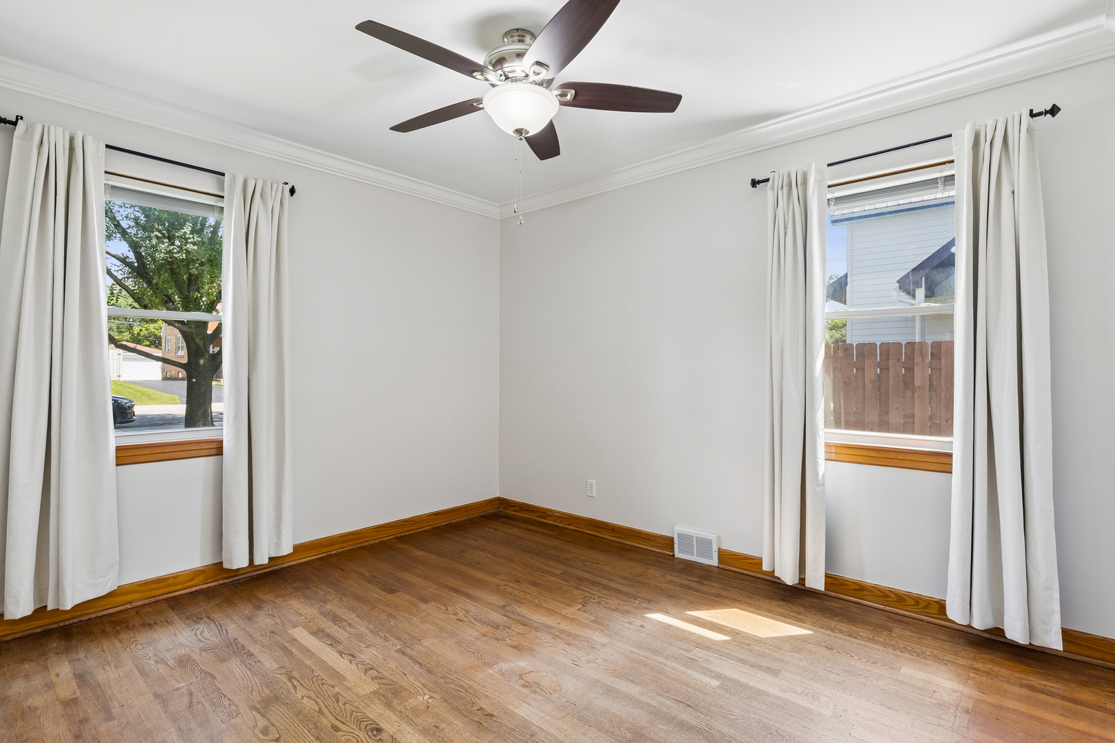 42 Washington Street Property Photo 9