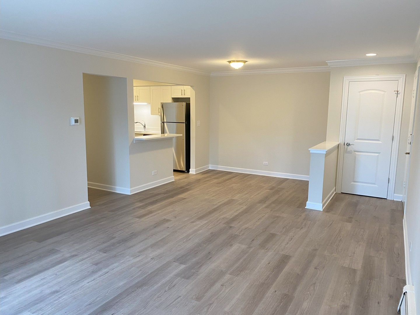 785 Pershing Avenue 3-b Property Photo 3