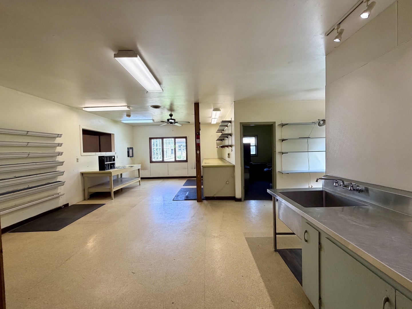 1126 E State Street Property Photo 21