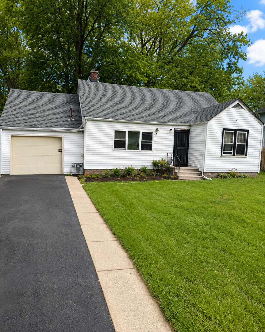 15739 Whipple Avenue Property Photo 1