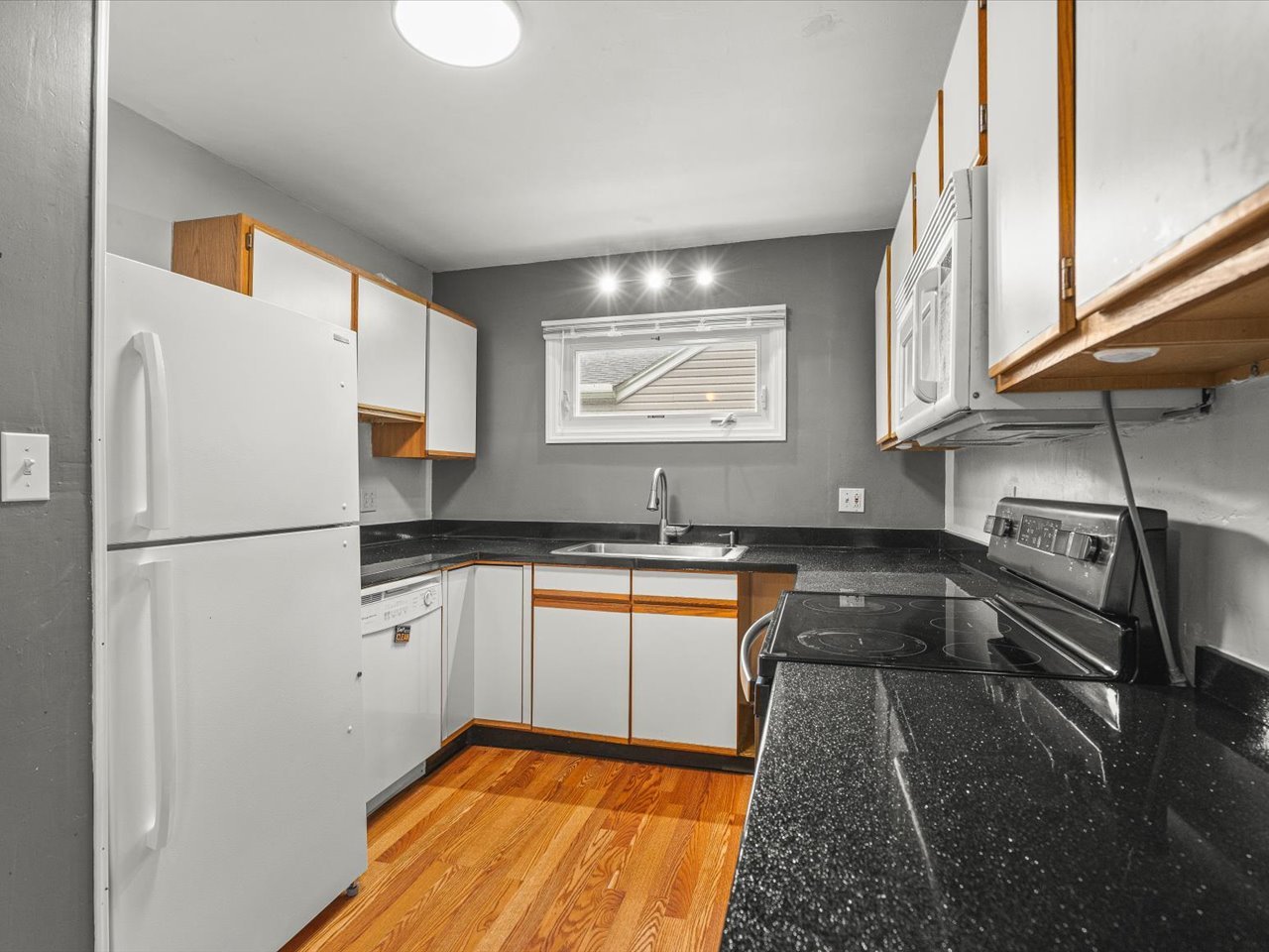 7608 Grenville Street Property Photo 15