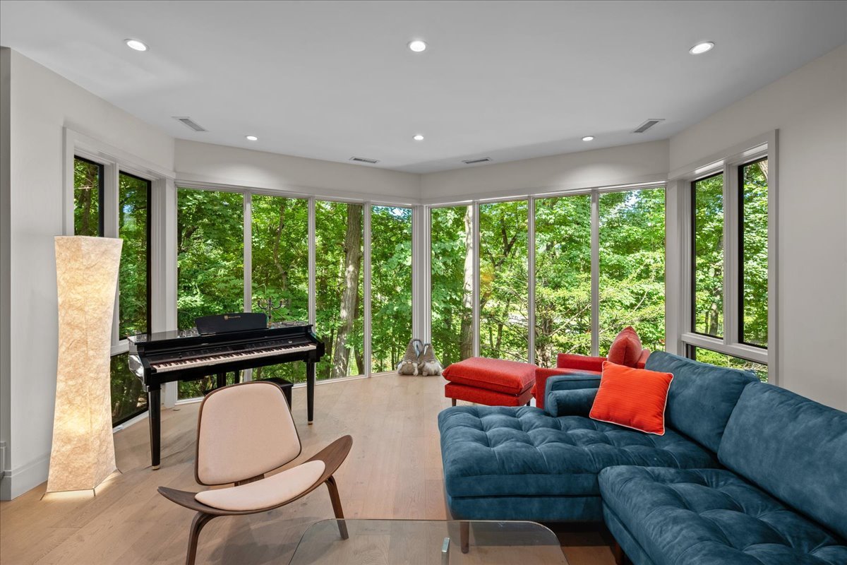 89 Cary Avenue Property Photo 7