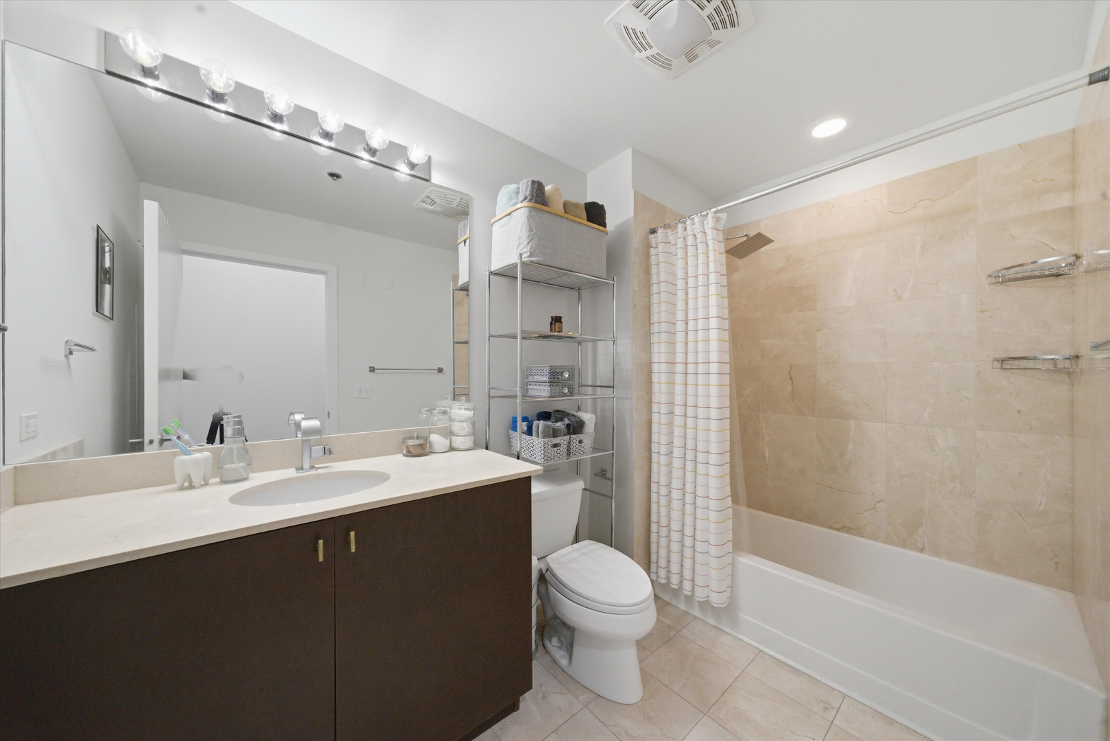303 W Ohio Street 2902 Property Photo 14