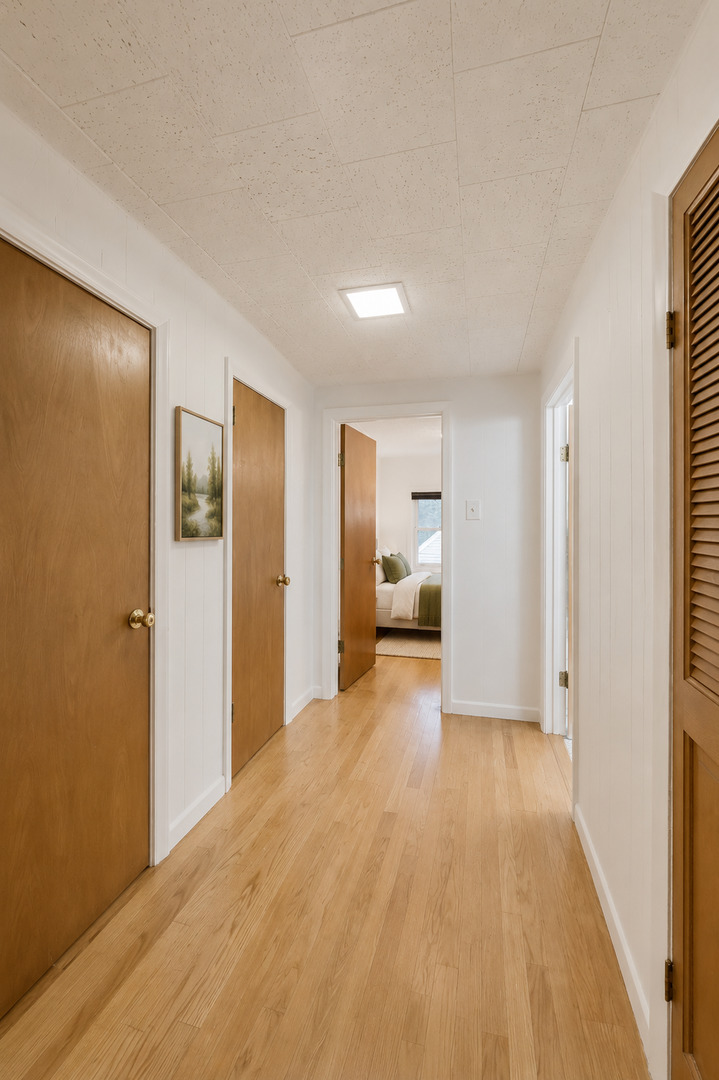 205 E Grand Avenue Property Photo 16
