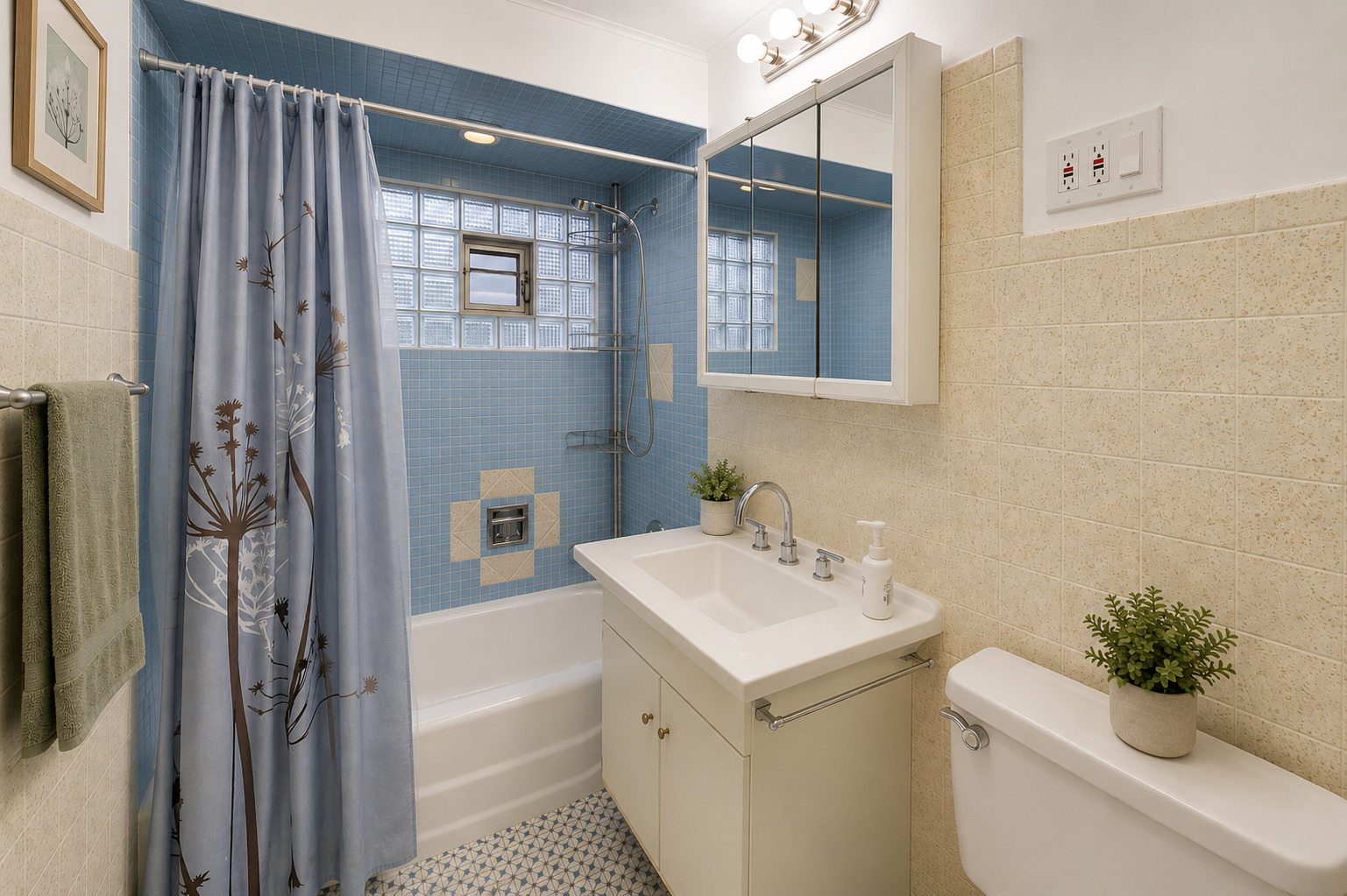 205 E Grand Avenue Property Photo 19