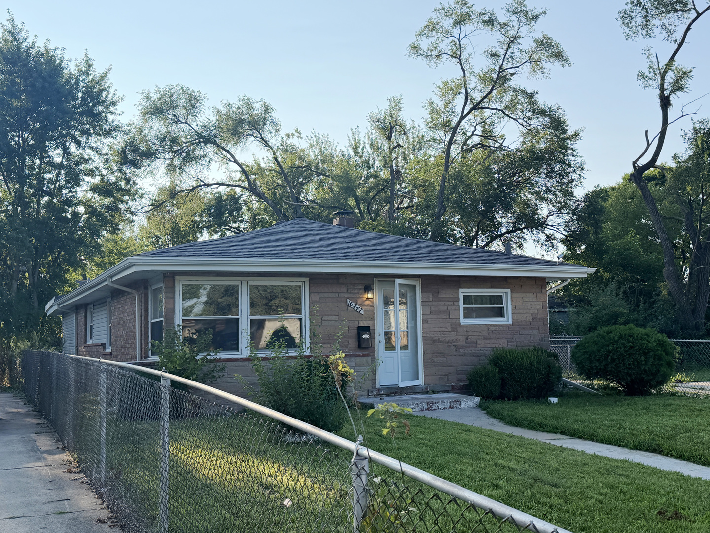 16247 Paulina Street Property Photo 2