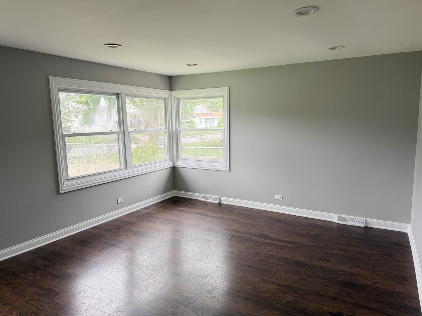16247 Paulina Street Property Photo 7