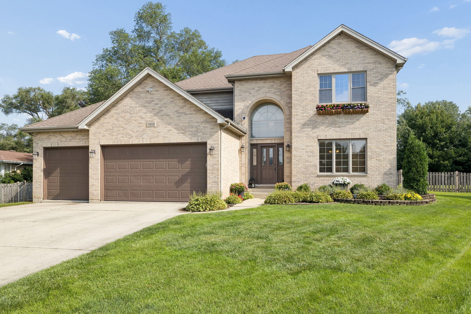 1808 Russell Drive Property Photo 1