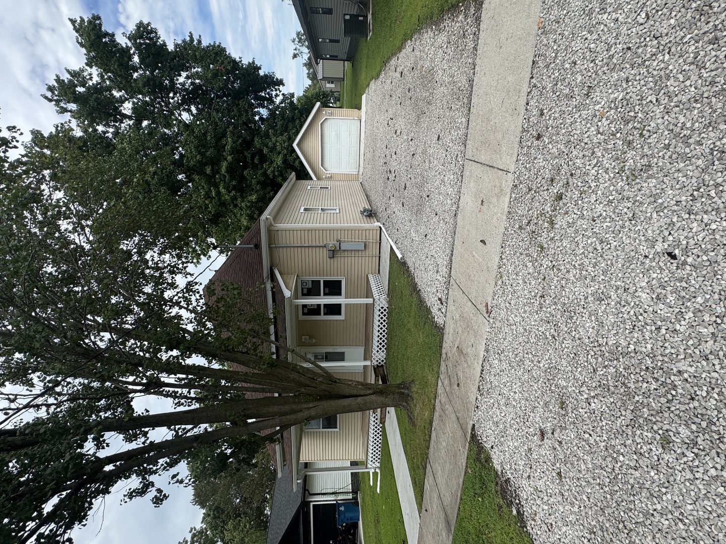 304 W North Street Property Photo 3