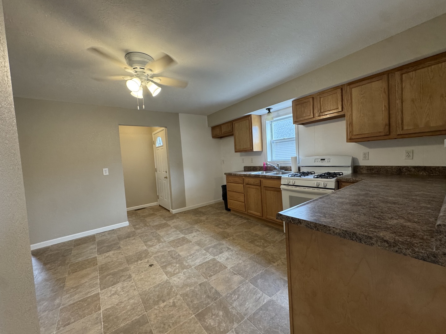 304 W North Street Property Photo 16